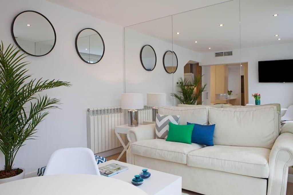 Luminoso Apartamento Con Terraza En Sol Apartman Madrid Kültér fotó