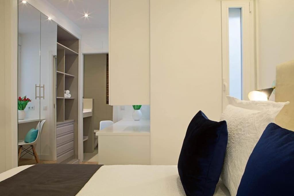 Luminoso Apartamento Con Terraza En Sol Apartman Madrid Kültér fotó